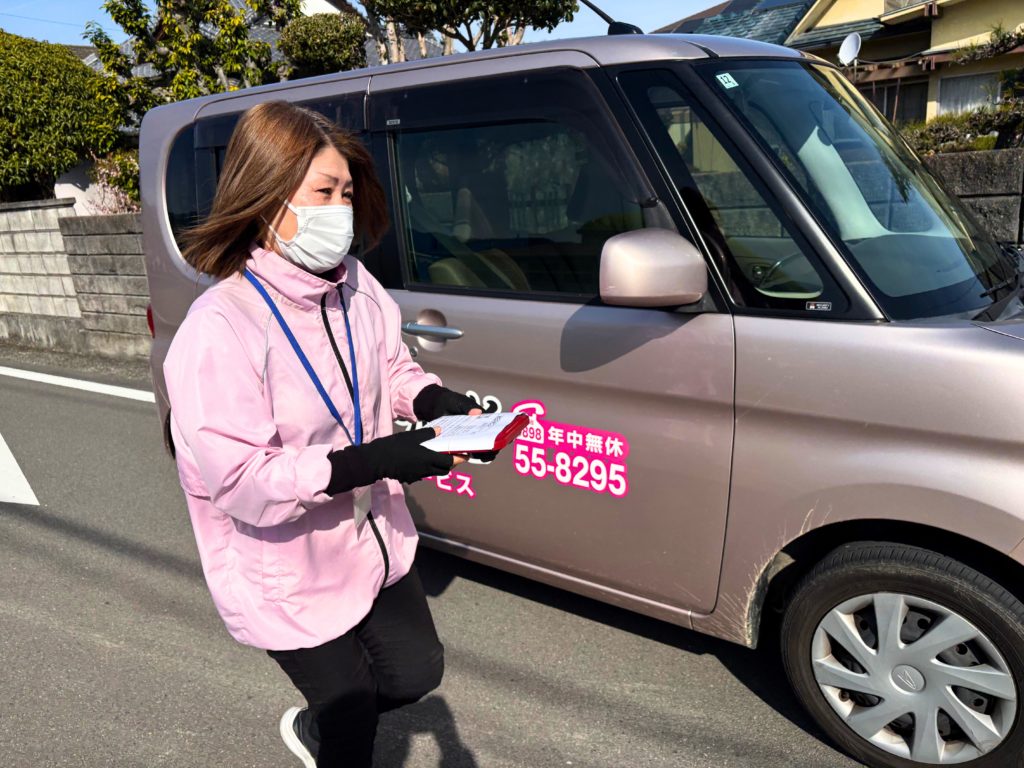 配達へ向かう佐賀山さん