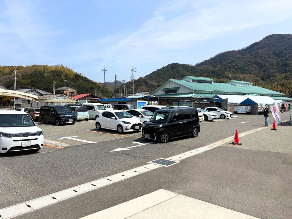 満車に近いいきいき館の駐車場