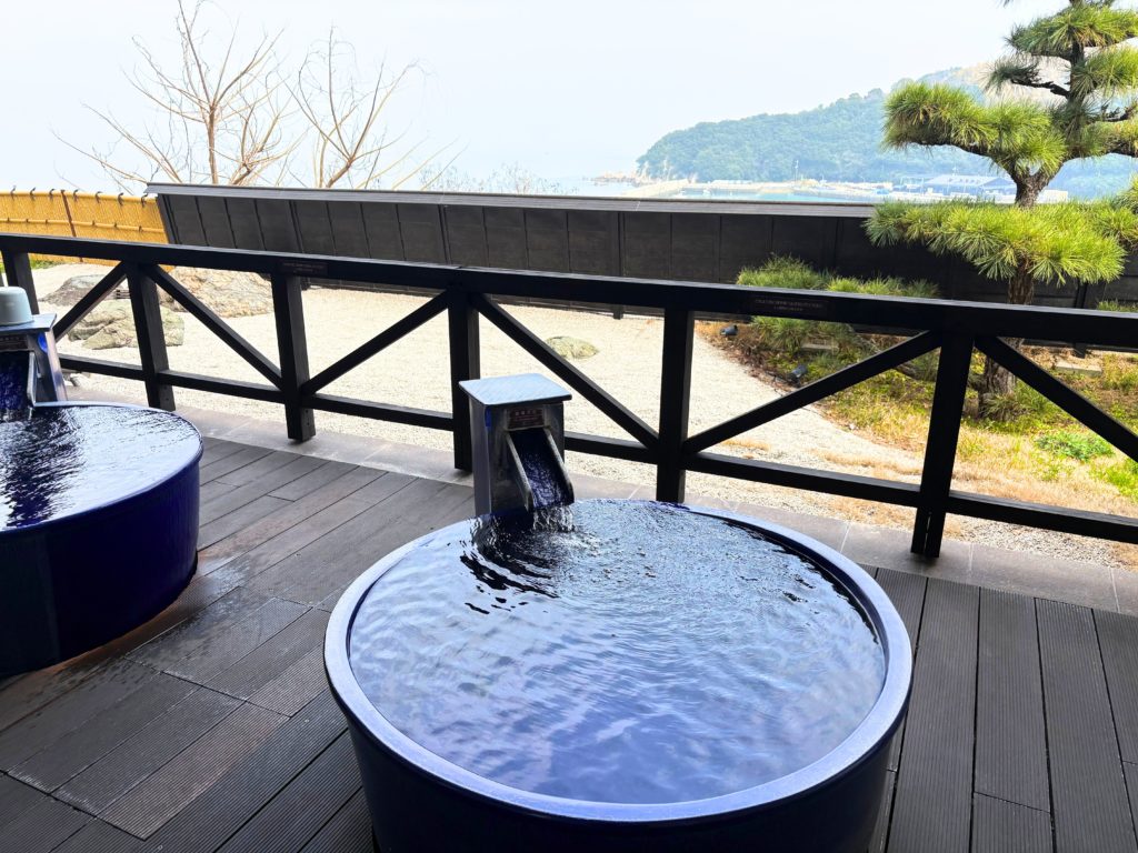 インランド・シー・リゾート・フェスタの大浴場の屋外に設置された露天風呂